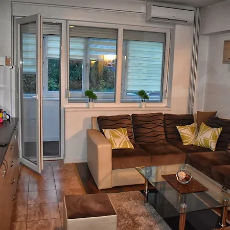 Apartman Lena